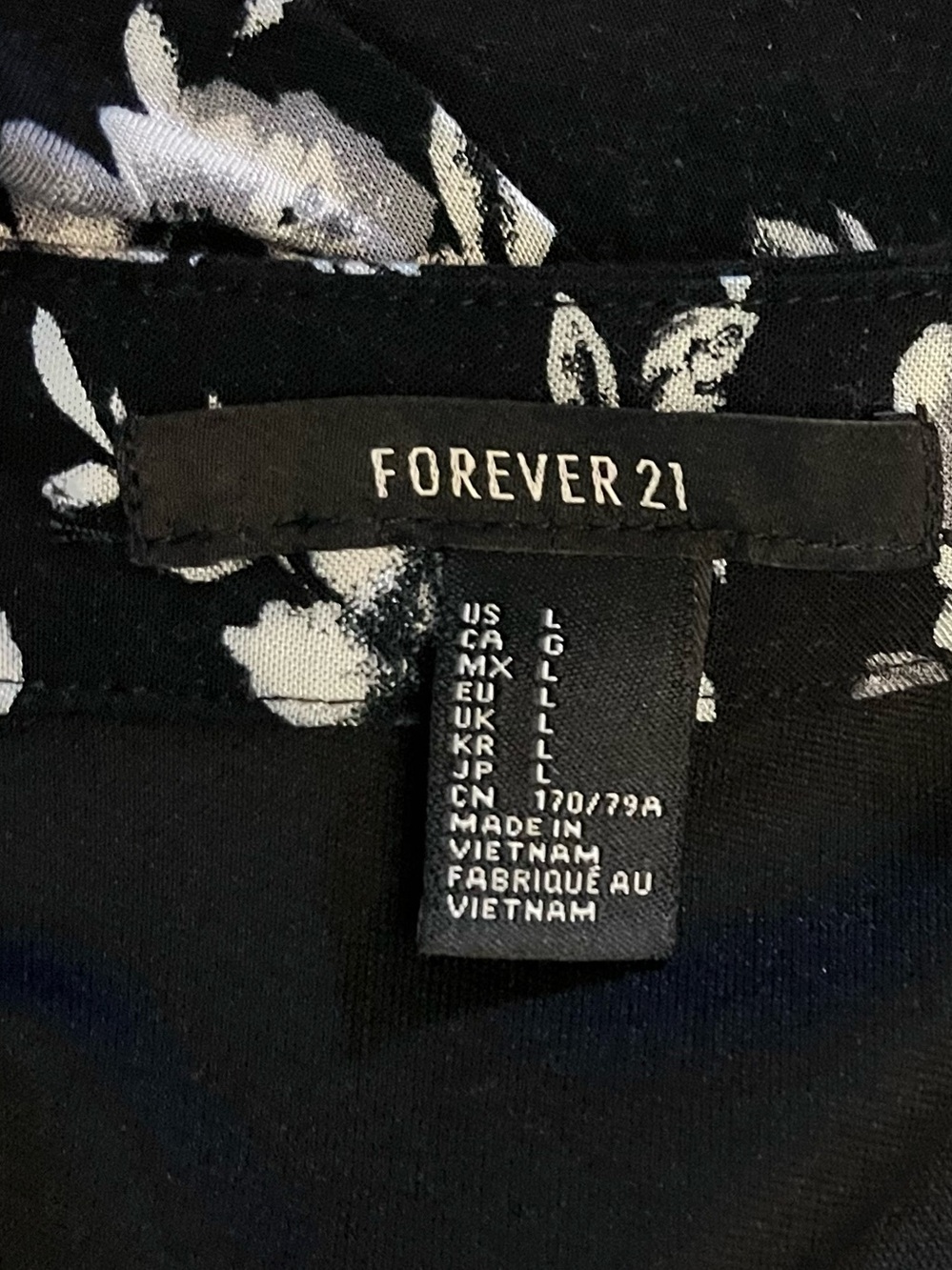 Forever 21 Black White Rose Floral Skater/Mini Skirt Large L - Picture 8 of 10